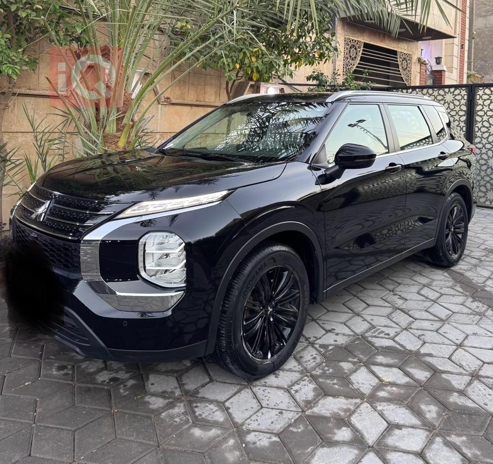 ميتسوبيشي اوتلاندر